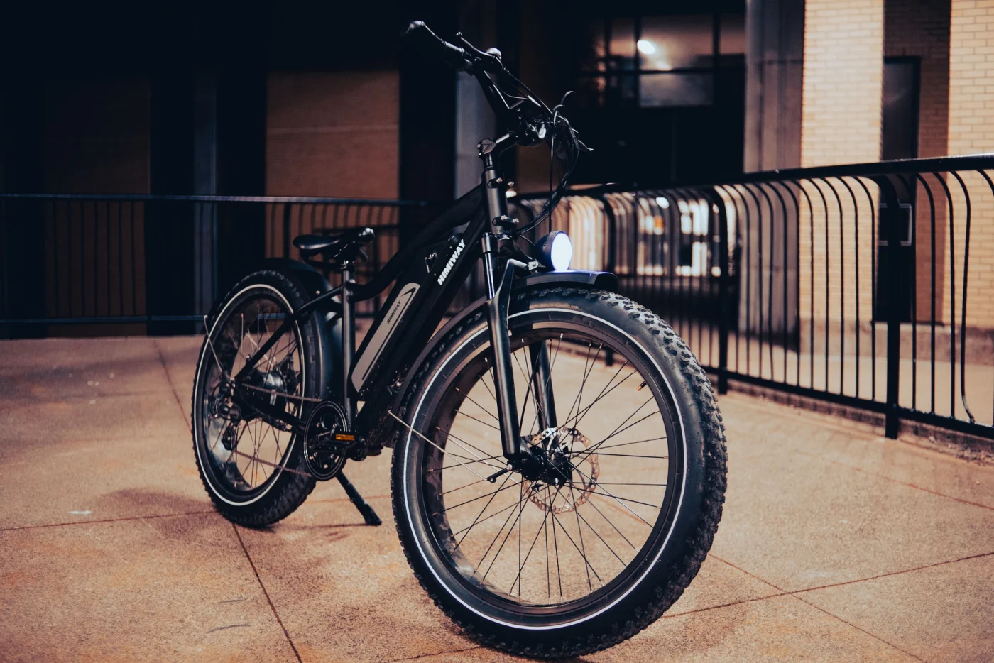 vélo électrique noir