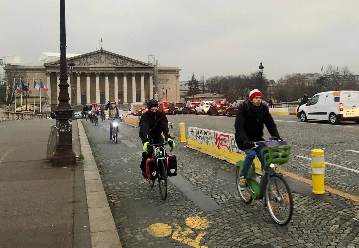 Concorde assemblée nationale vélo