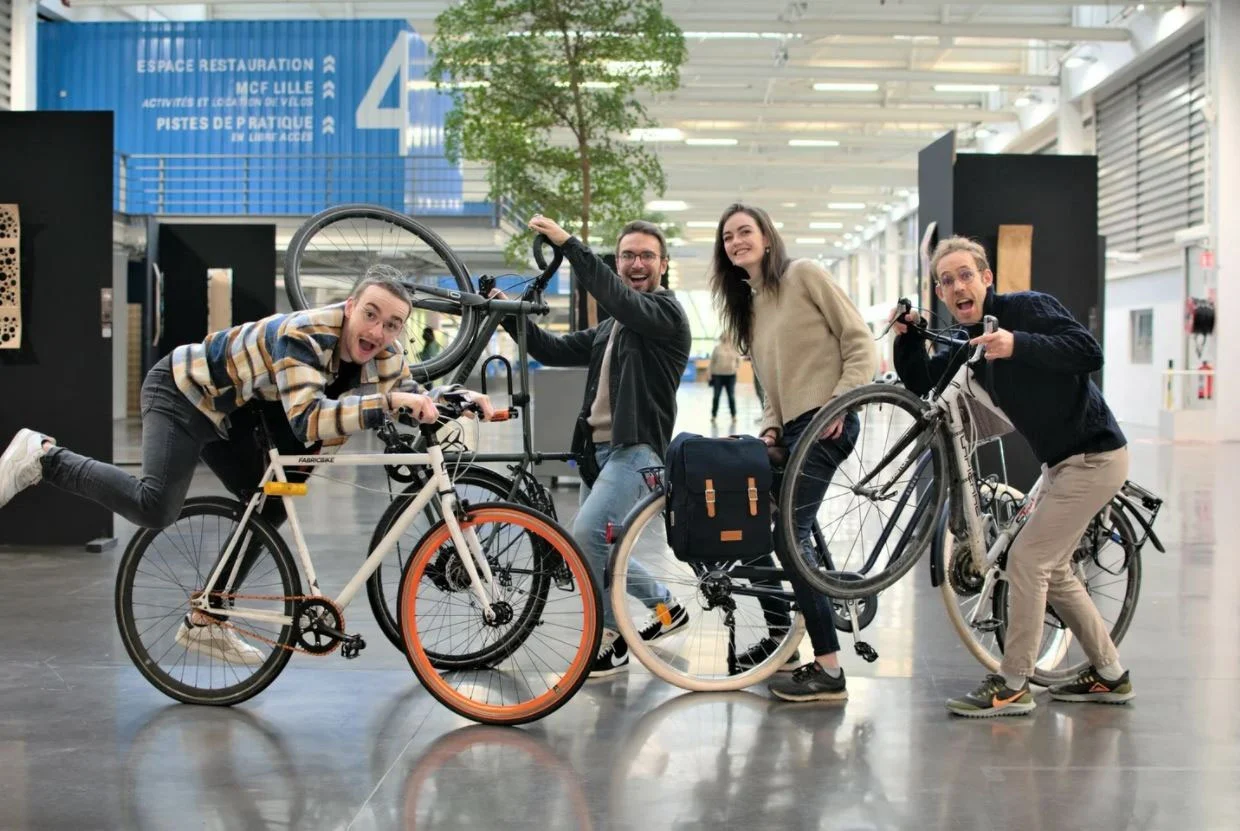 L'équipe abordage sur leurs vélos