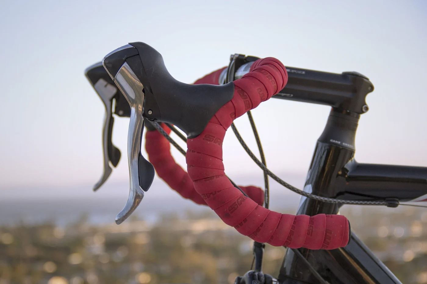 guidon rouge vélo de course