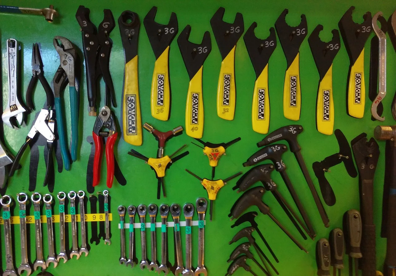 outils pour réparation de vélo