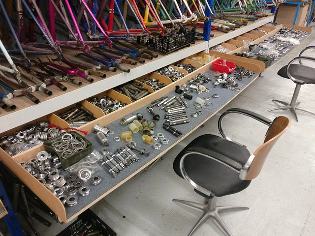 atelier de pièces détachées de vélo