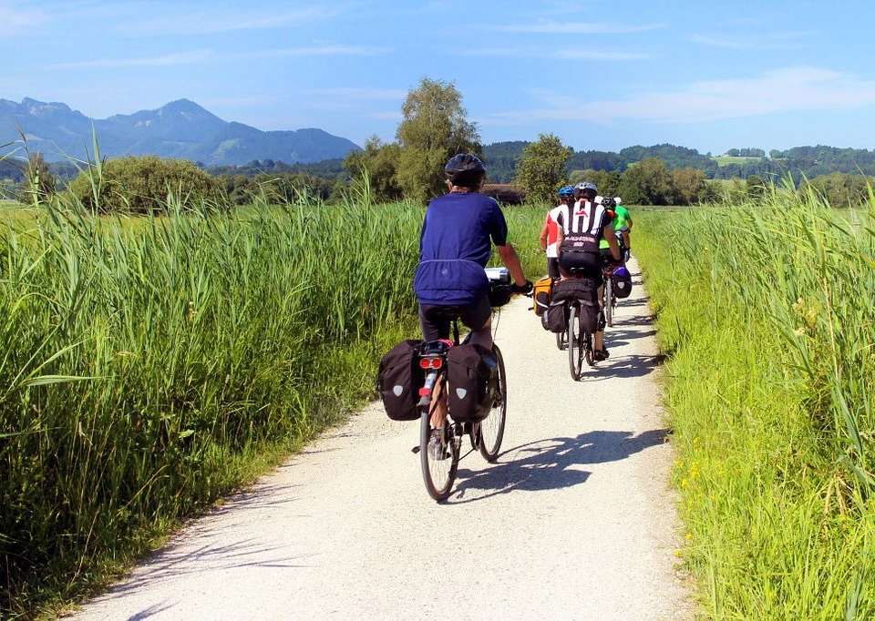 Vélo de voyage avec sacoches