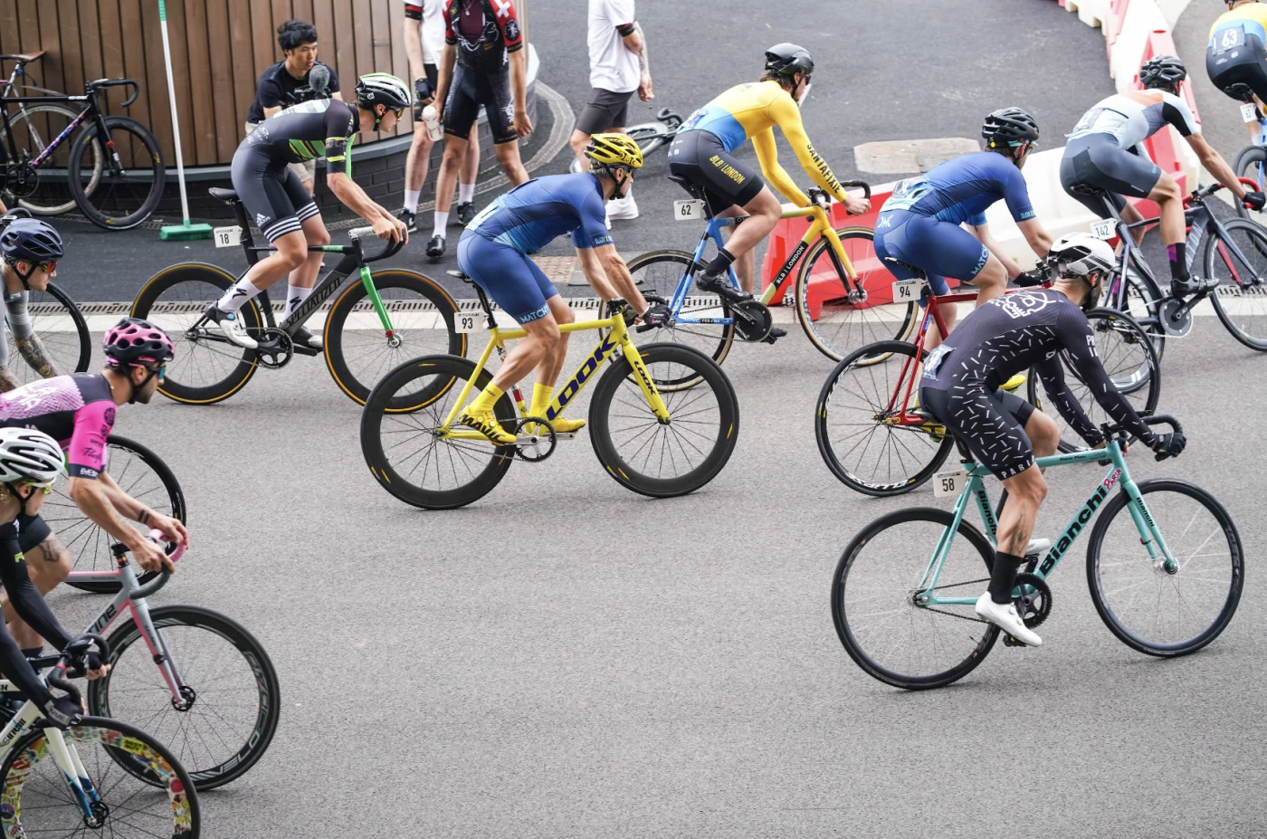 course de cycliste en velo leger