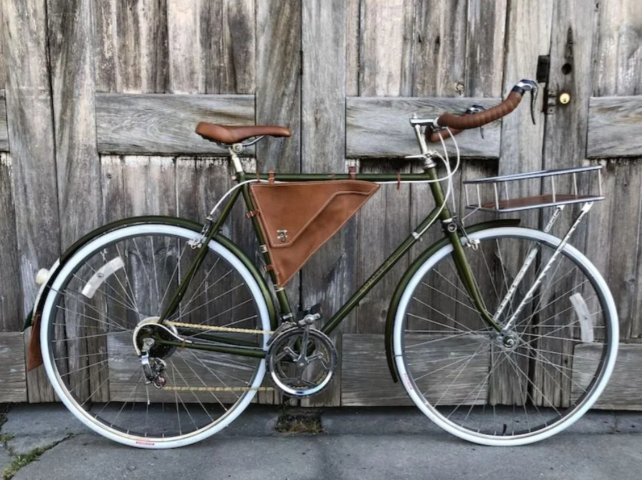 Vélo vert au style vintage