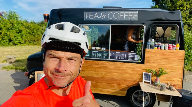 tea and coffee sur la piste cyclable