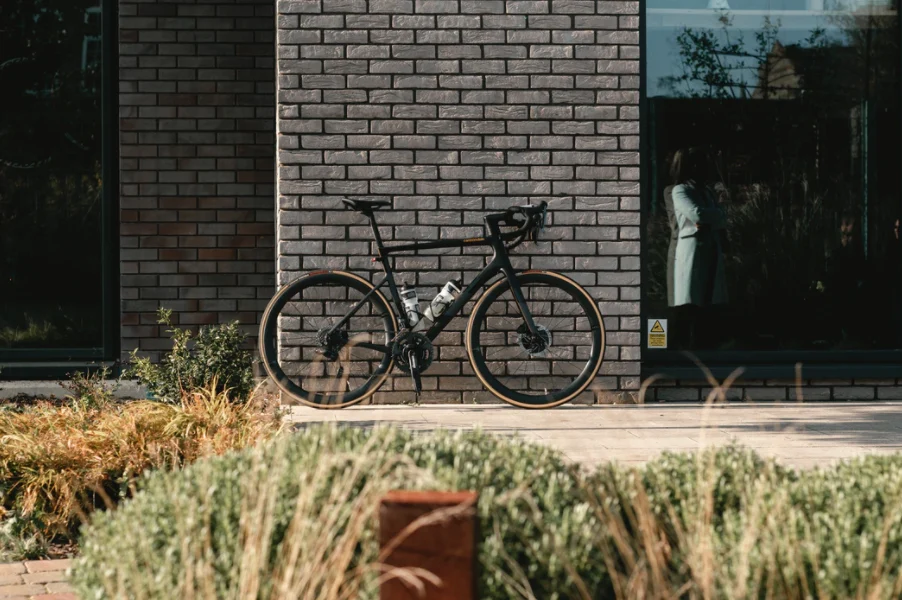 vélo de course noir