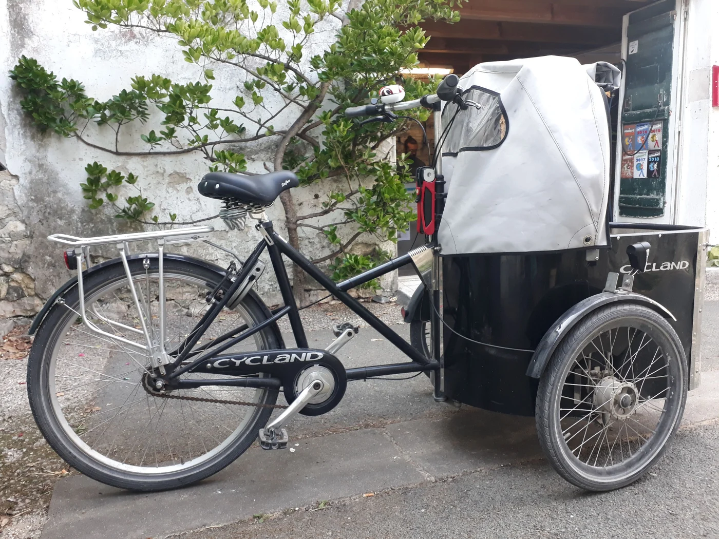 Cargo bike vélo cargos à louer