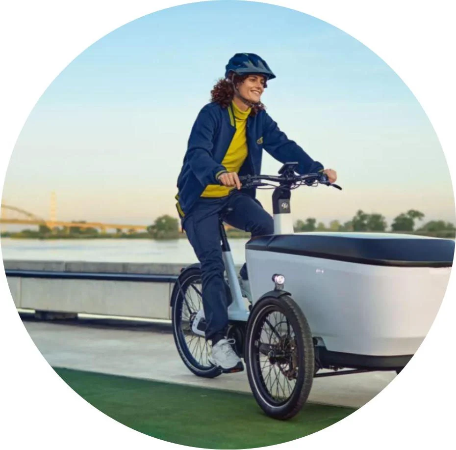 vélo cargo electrique blanc