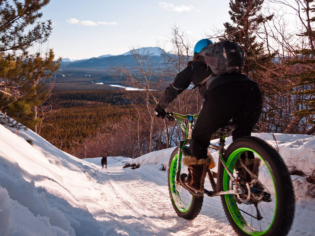 balade en fatbike dans la neige et la montagne