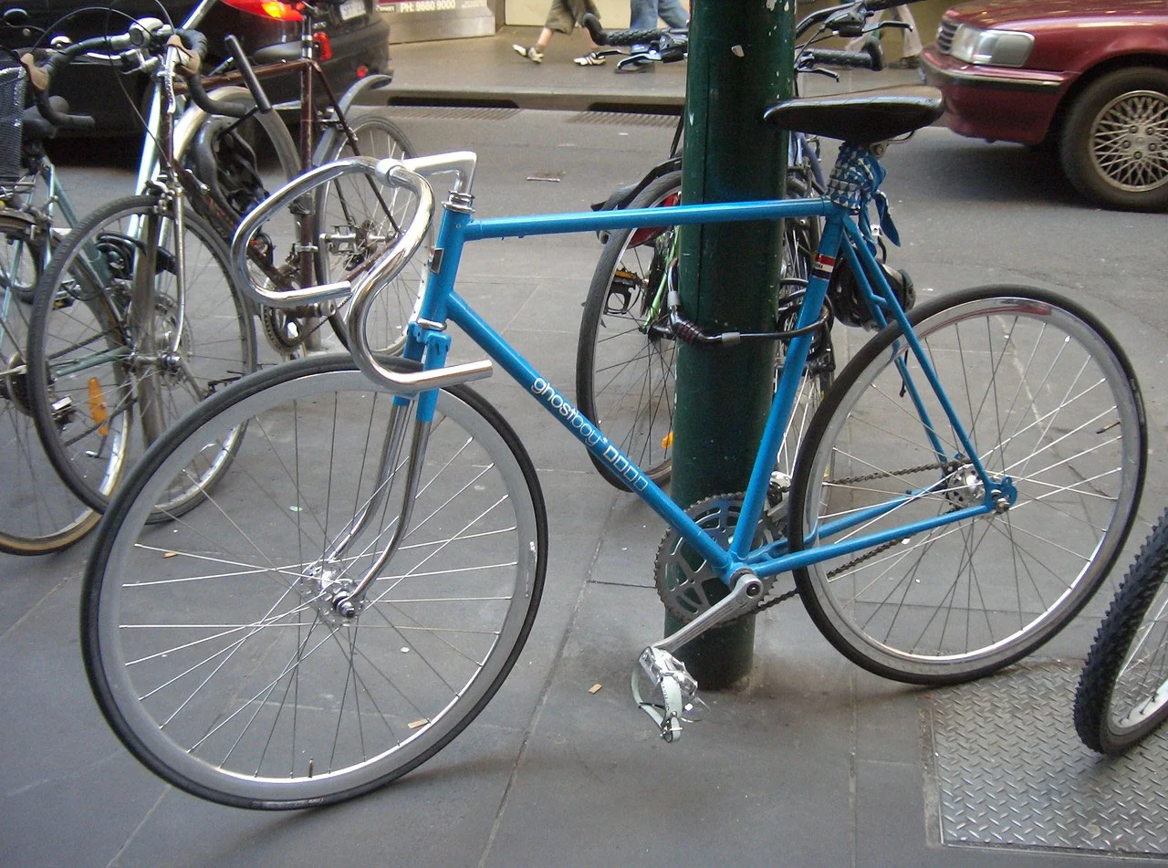 Fixi bleu à paris en France