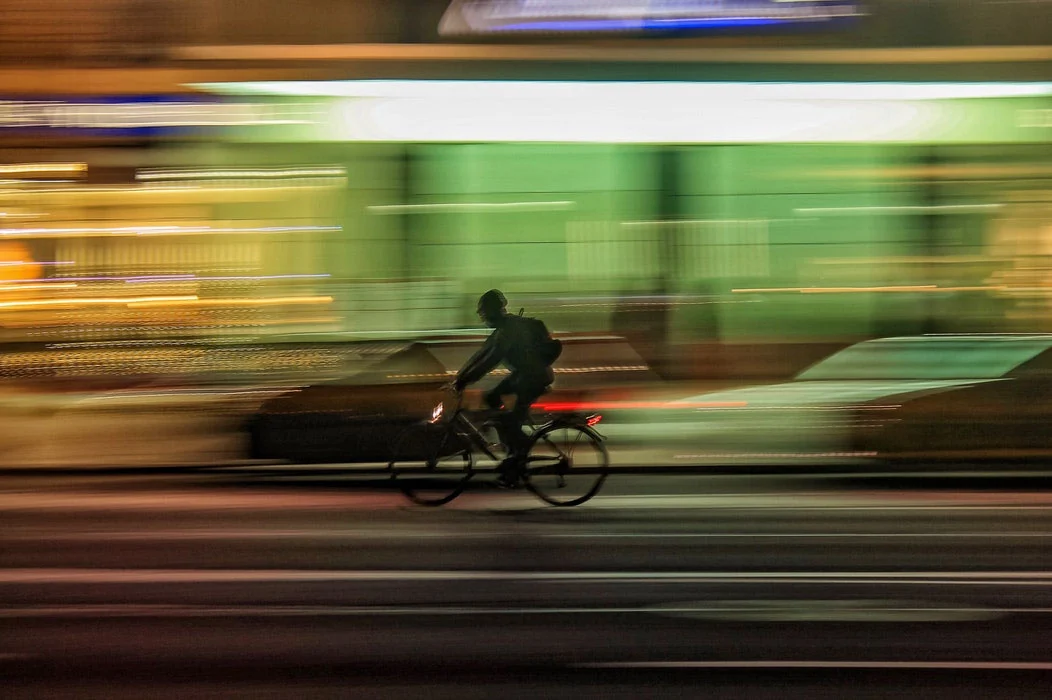 Vélo elecrique d'occasion dans la rue