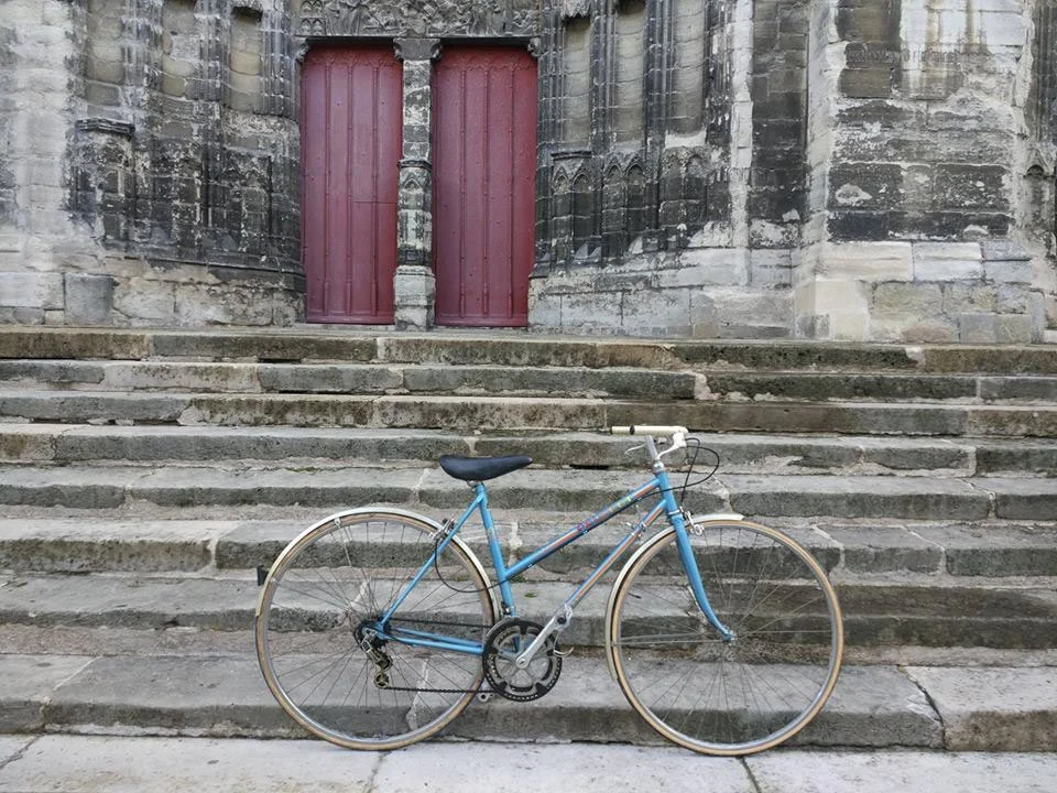 cathédrale de Meaux et vélo vintage